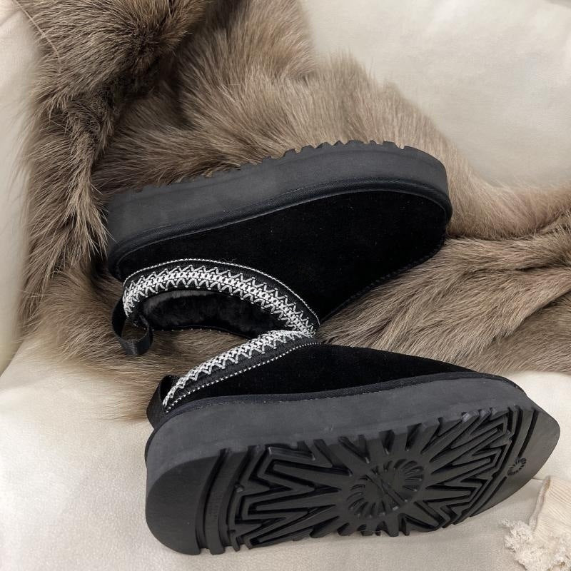 Livia | Classic Ankle Boots