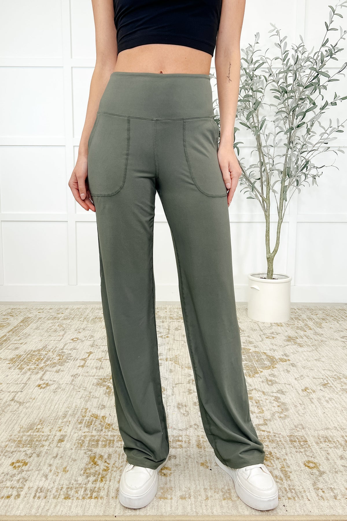 Celia | High-Waisted Training Pants